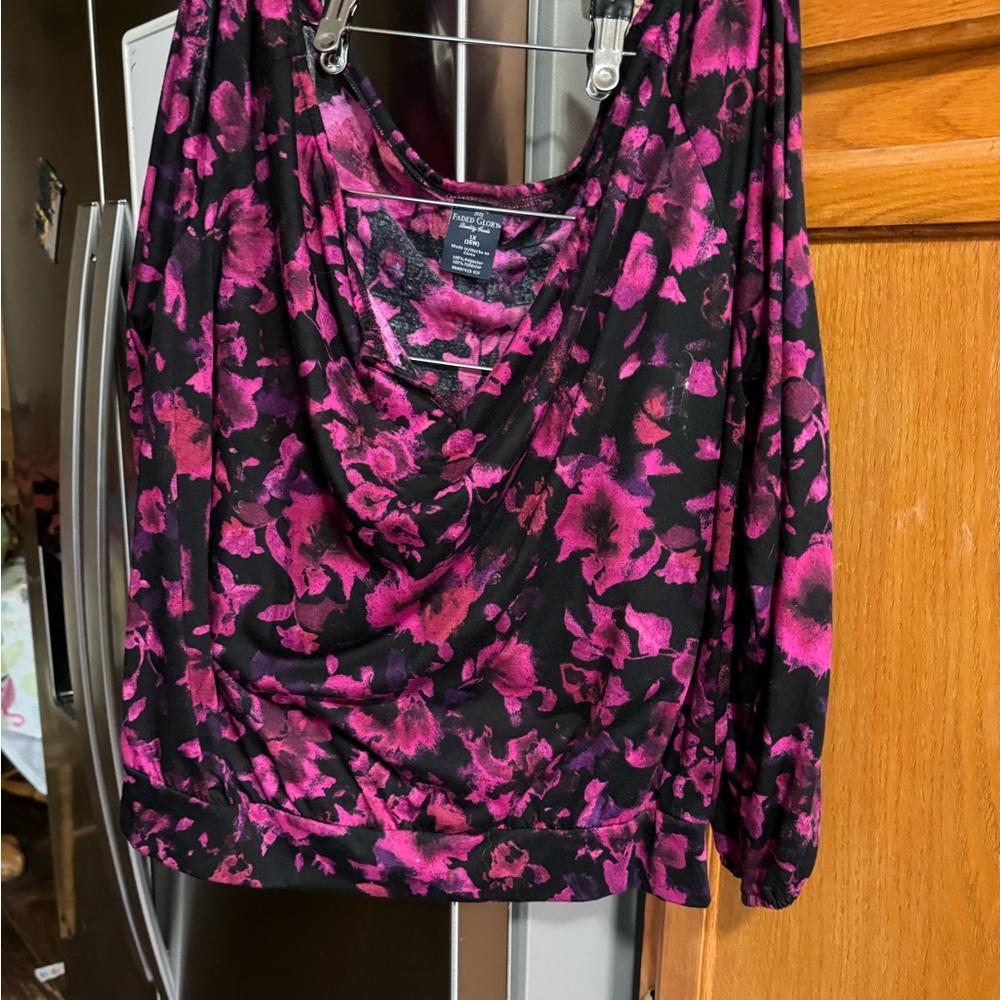 Name brand size 1x (16w) like new